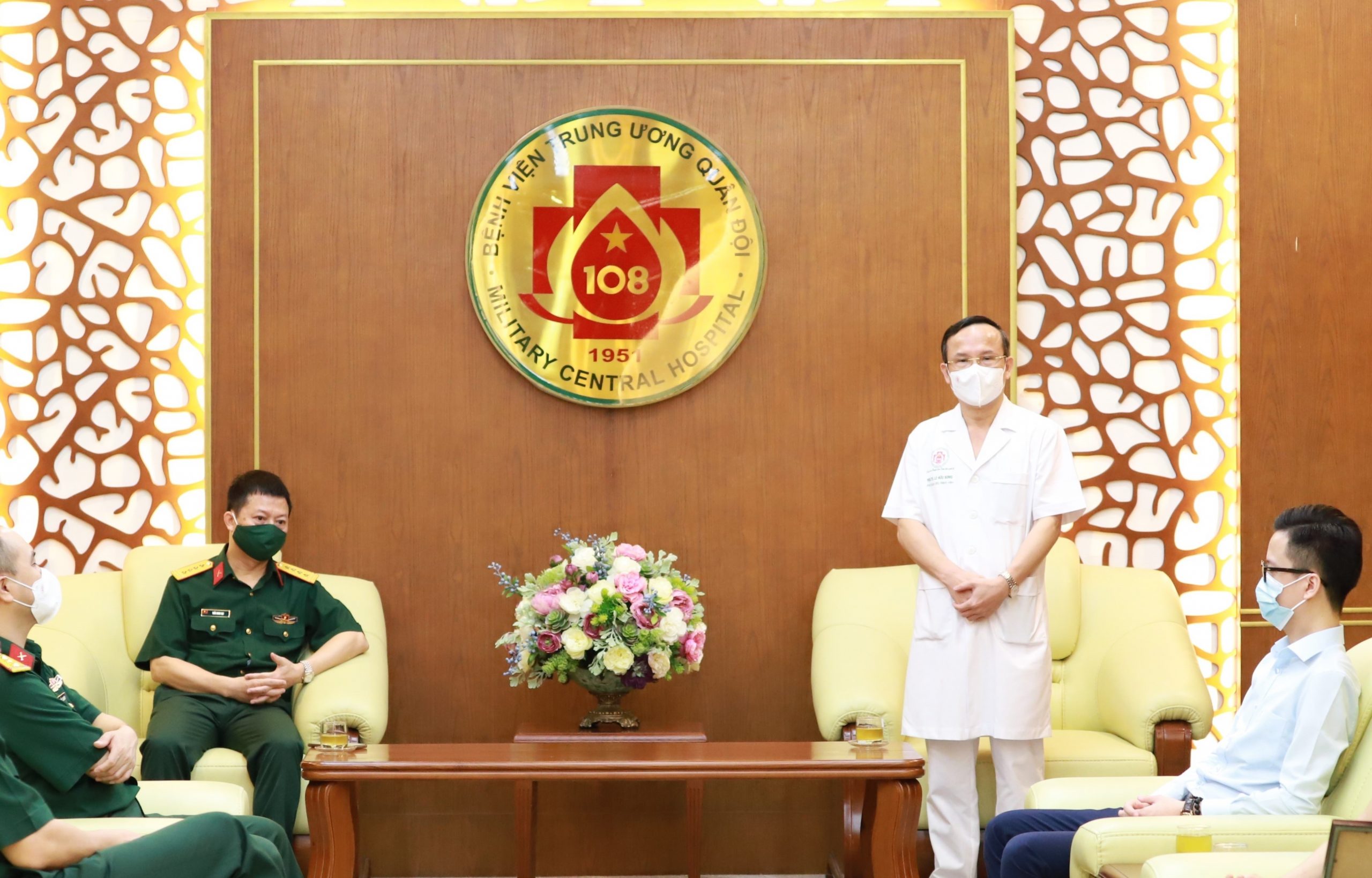 MB bày tỏ sự biết ơn đến đội ngũ y bác sĩ Bệnh viện Trung ương Quân đội 108